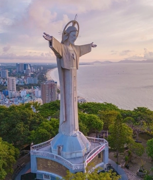 Vung Tau Tour 2 Days: Explore Historical Landmarks of the Past