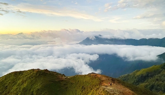 Ta Chi Nhu Trekking Tour 2-Day: Conquer the Roof of Yen Bai