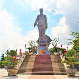 Hoa Binh Tour 2-Day: Explore Thung Nai & Hoa Binh Hydropower