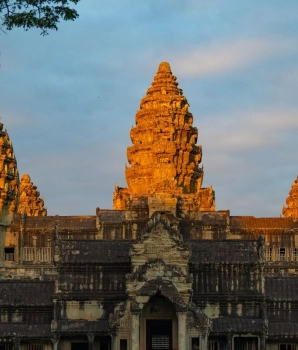 Angkor Trekking Tour 3 Days: Jungle Trek & Temple Discovery