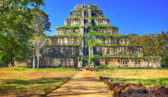 Cambodia Tour 15 days: Northeast & Lost City
