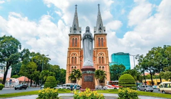 Vietnam Tour 16 Days: Vietnam Panorama