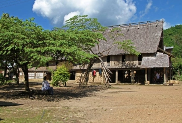 Nong Khia – Pak Ou Cave – Luang Prabang (B, L, D)