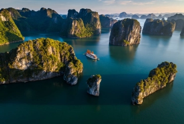 Hanoi – Ha Long Bay (B, L, D) *Sharing transfer with English speaking guide on board only*