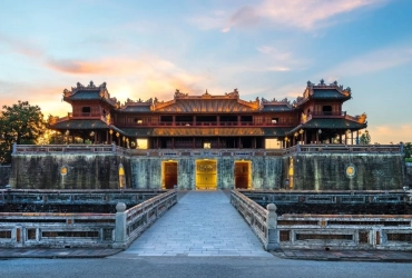 Ha Long Bay – Hanoi – Flight to Hue (B, L) *Private transfer with English speaking guide on board only*