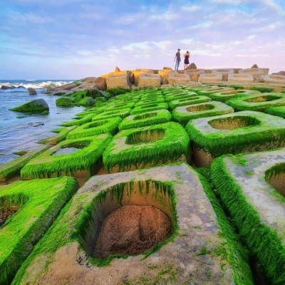 Xom Ro Seawall