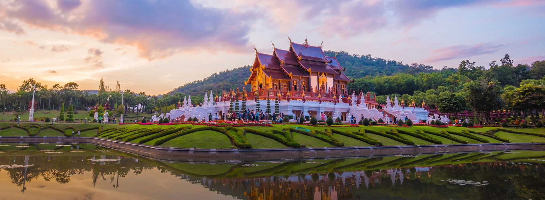 Thailand Dress Guide for Foreigners: What to Pack and Avoid