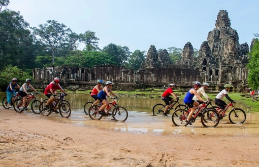 Freely Explore The Lost City with Angkor Wat Cycling Tour