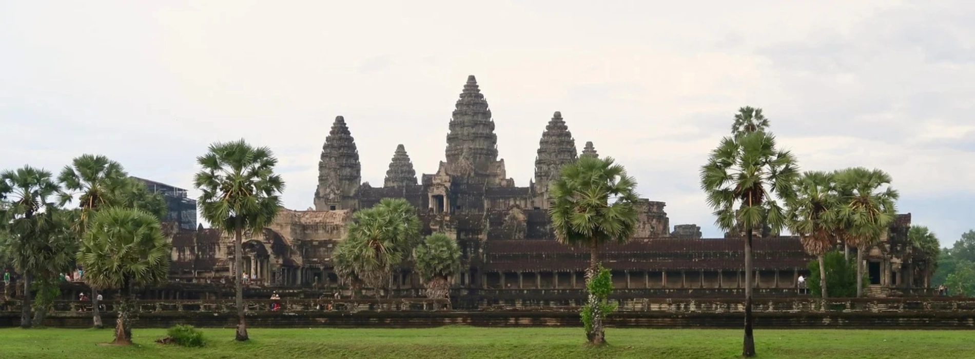 Freely Explore The Lost City with Angkor Wat Cycling Tour
