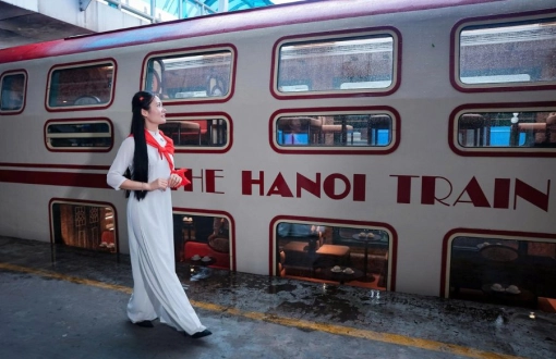 The Double-Decker Train "Hanoi 5 Gates": A Moving Heritage