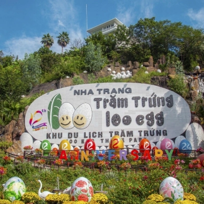One Hundred Egg Theme Park