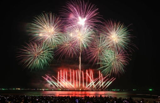 Pattaya International Fireworks Festival 2025 Proceeds With Tribute To Queen Sirikit