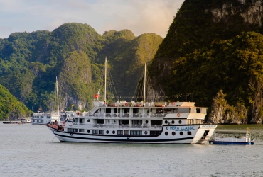 Hanoi – Ha Long Bay (B/L/D) JOIN-IN CRUISEWITH PRIVATE TRANSFER; ONLY SIC GUIDE ON CRUISE