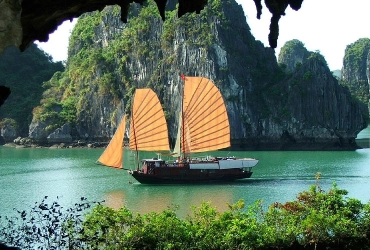 Hanoi – Halong Bay (B, L, D)