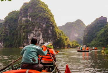 Ninh Binh – Water, Heritage & Restoration (B)
