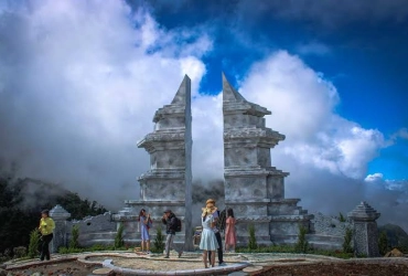 Heaven's gate to Sapa valley (B/L)