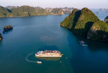 Ha Long Bay – Hanoi – Flight to Hue (B/Br)