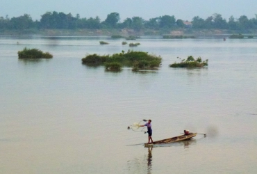 Flight to Four Thousand Islands (Southern Laos) (B/L/D)
