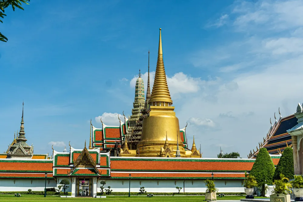 Bangkok – Grand Palace and a private khlong boat