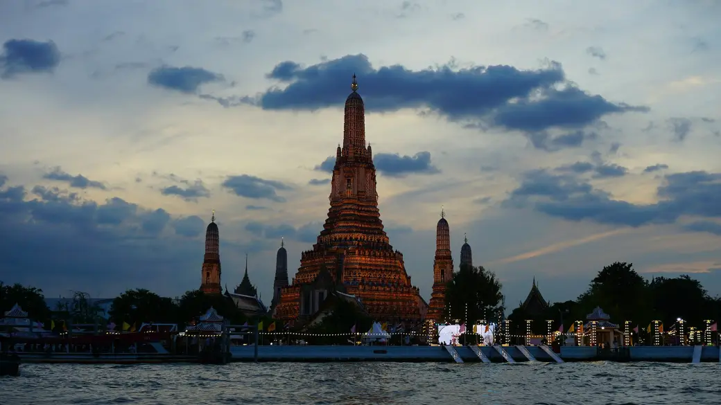 Bangkok – Grand Palace, khlong boat and a dinner cruise for two