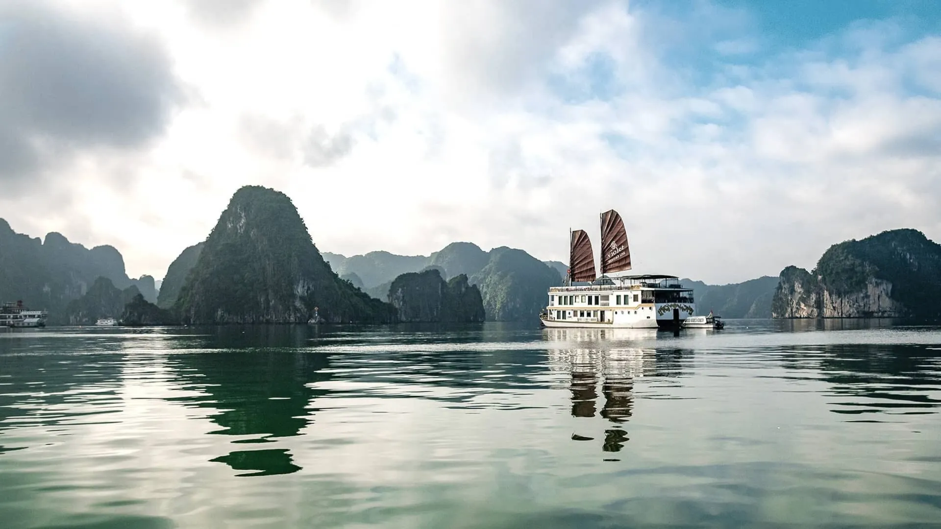 Hanoi, Lan Ha Bay & Angkor 11 days – photo 2