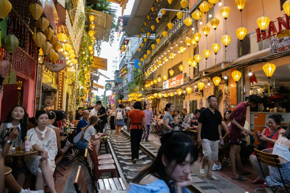 Hanoi – Old Quarter, temples and street food by Vespa