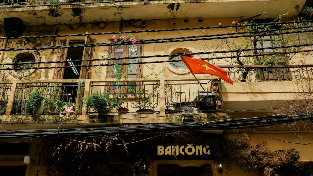 Hanoi – Old Quarter, temples and street food by Vespa