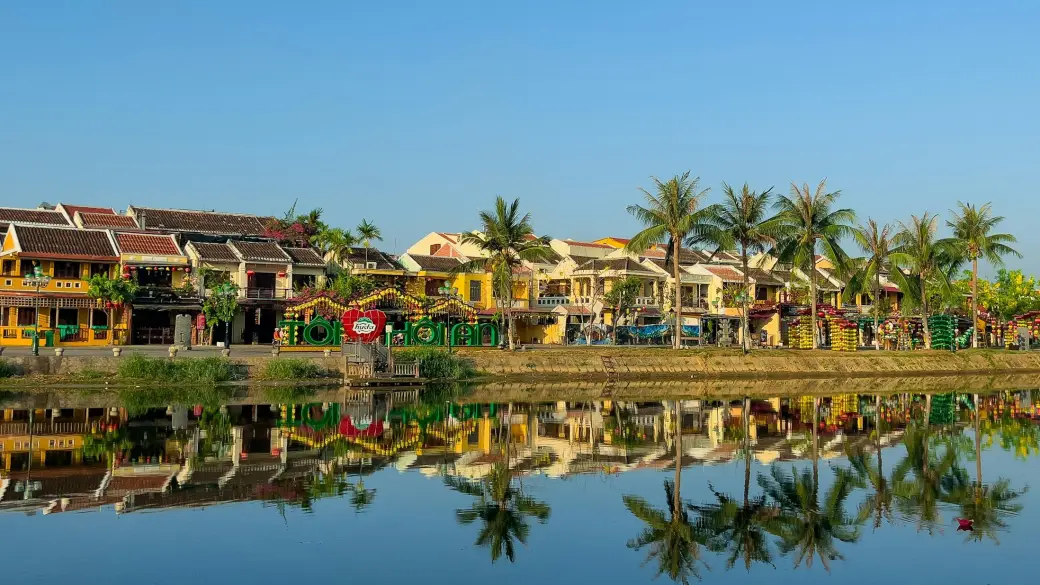 Lan Ha Bay – Hanoi – Fly to Da Nang – Hoi An