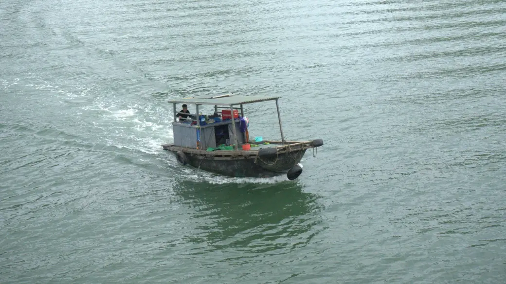 Lan Ha Bay – Hanoi – Fly to Hue