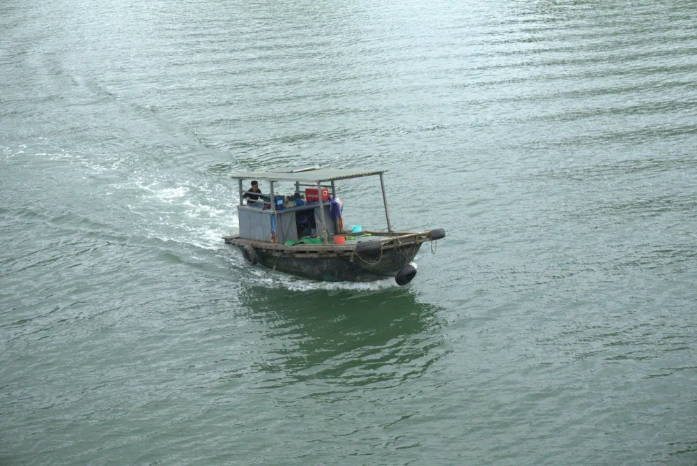 Lan Ha Bay – Hanoi – Fly to Hue