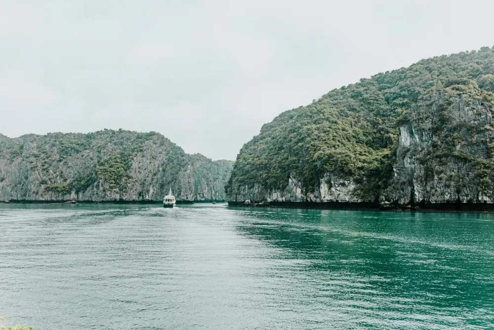 Lan Ha Bay – Hanoi – Fly to Da Nang – Hoi An