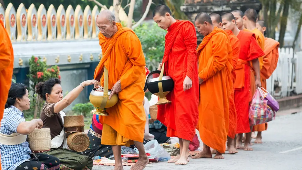 Luang Prabang – Temples, the Royal Palace and the Mekong at sunset