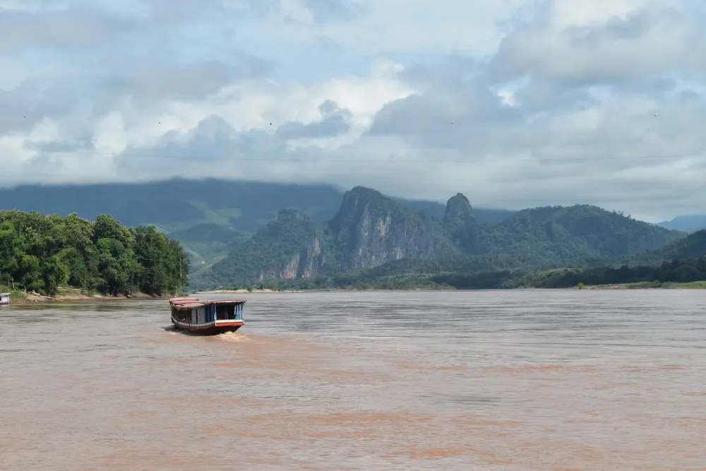 Mekong – Pak Ou Caves – Luang Prabang