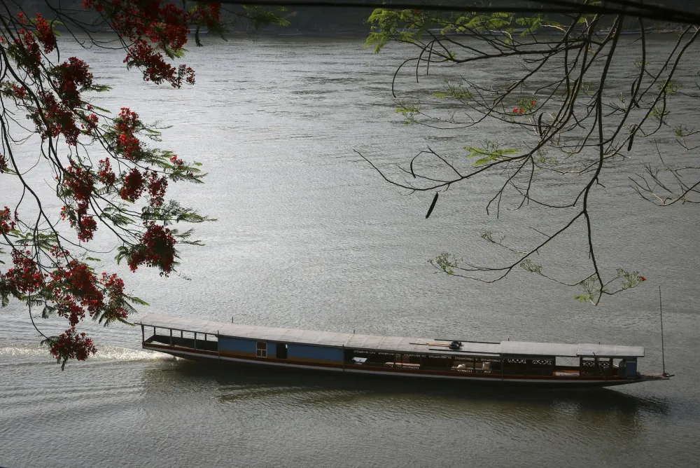 Golden Triangle – Chiang Khong – Board your Mekong boat