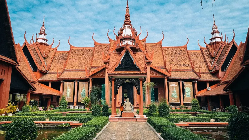 Phnom Penh – Royal Palace and the river at sunset