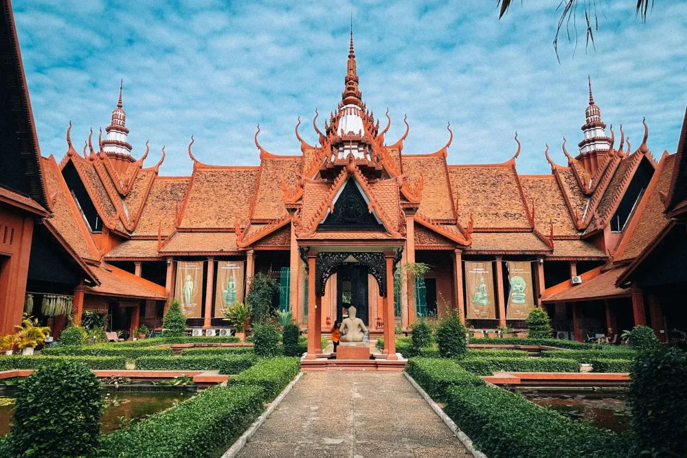 Phnom Penh – Royal Palace and the river at sunset