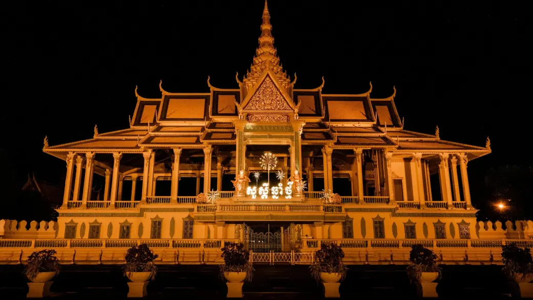 Phnom Penh – Royal Palace and the river at sunset
